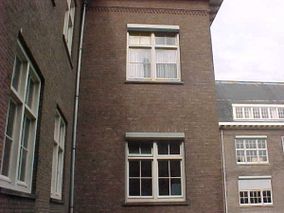 Rolluiken schoolgebouw