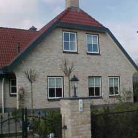 Villa met rolluiken